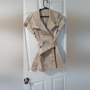 Anany tan short sleeve trench coat, size 36, Office Siren